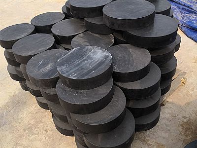 昭阳区板式橡胶支座由若干层橡胶片与薄钢板经加压硫化